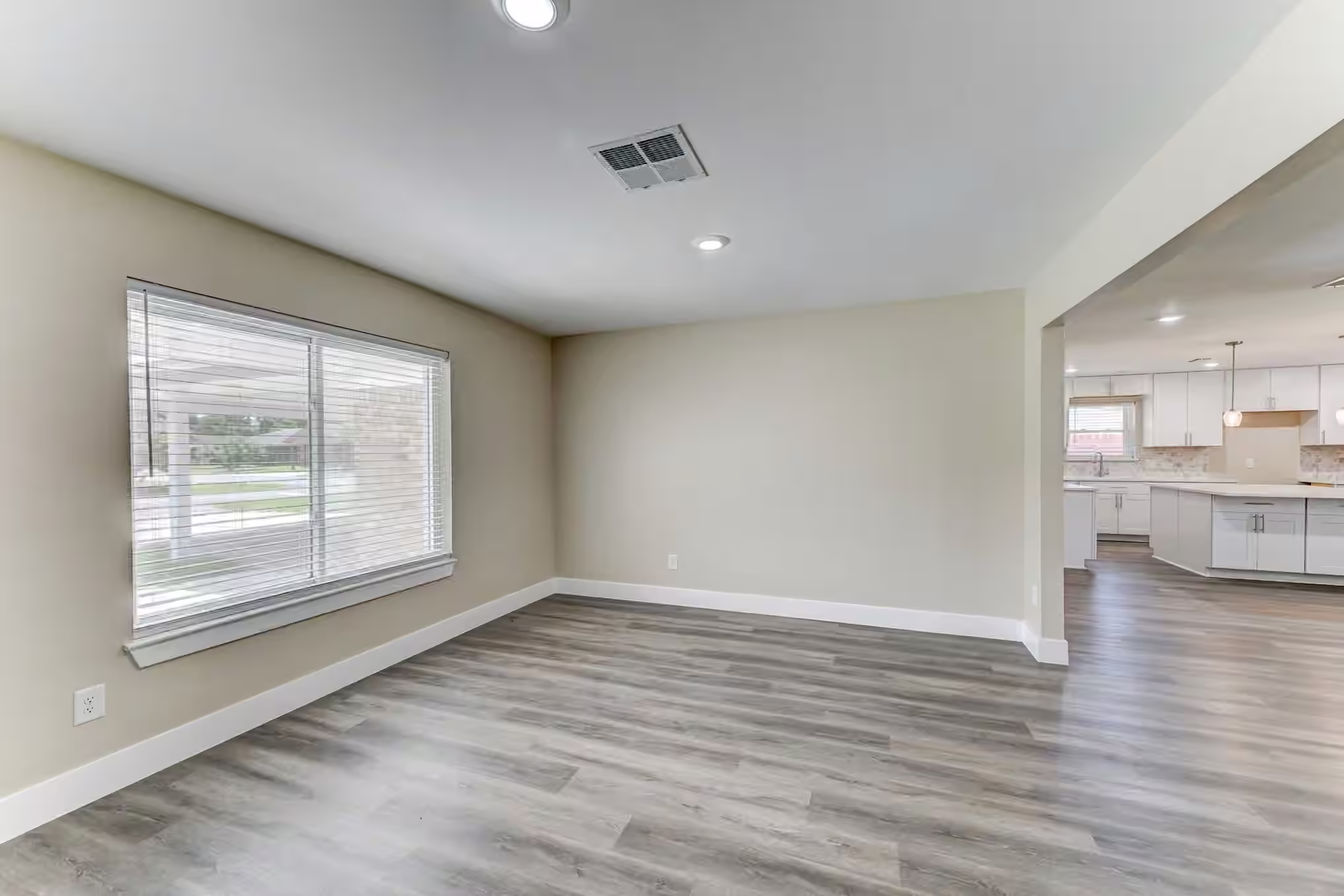 Photo 7 of 203 Doverfield Drive, Houston, TX