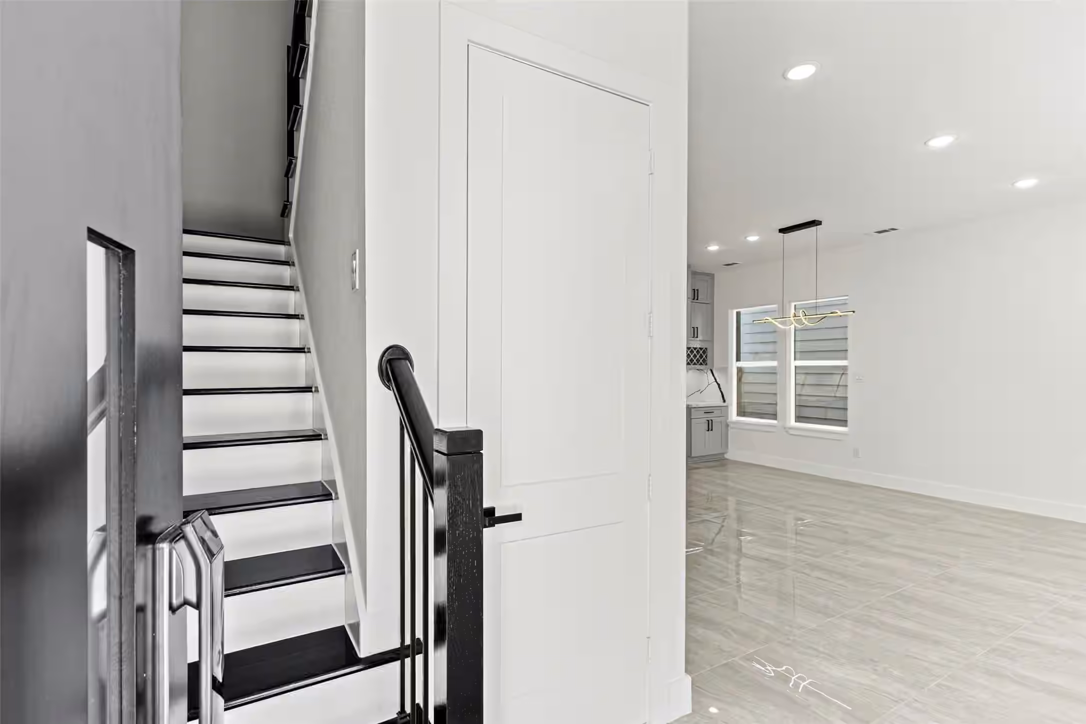 Photo 4 of 7544 Dyer Street, Houston, TX