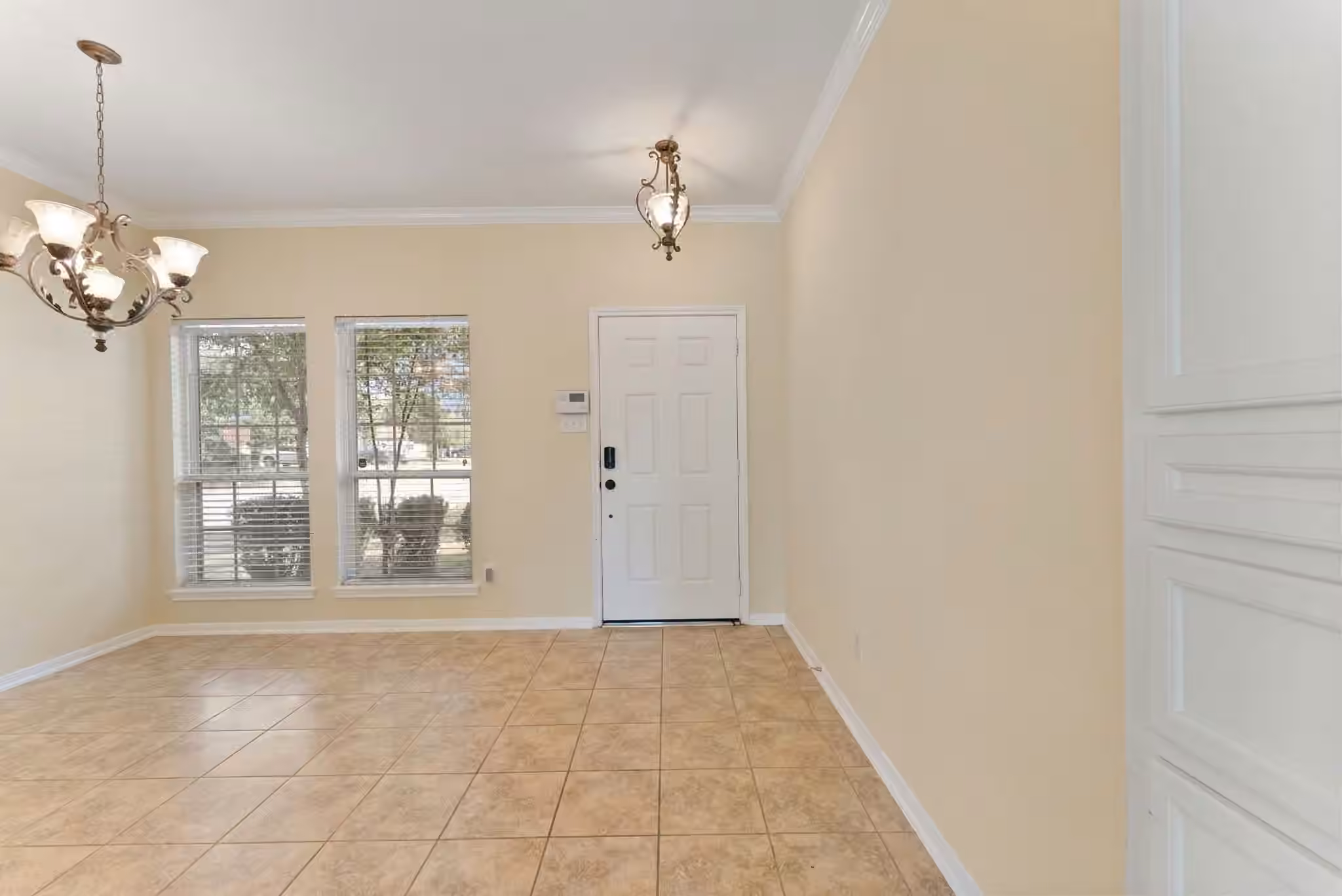 Photo 5 of 927 Northgate Springs Drive, Spring, TX