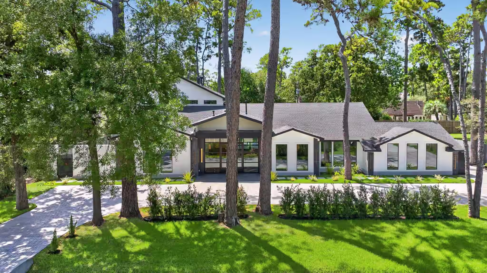 Photo of 11823 Memorial Drive, Houston, TX 77024