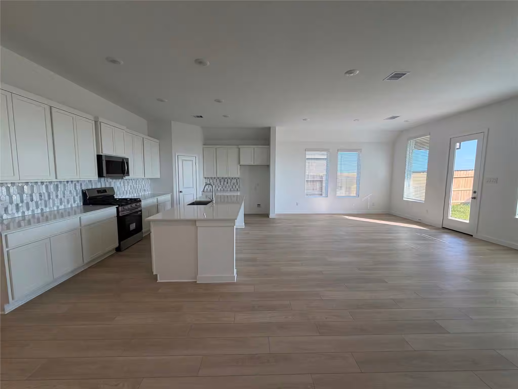 Photo 4 of 8006 Serene Meadow Lane, Richmond, TX