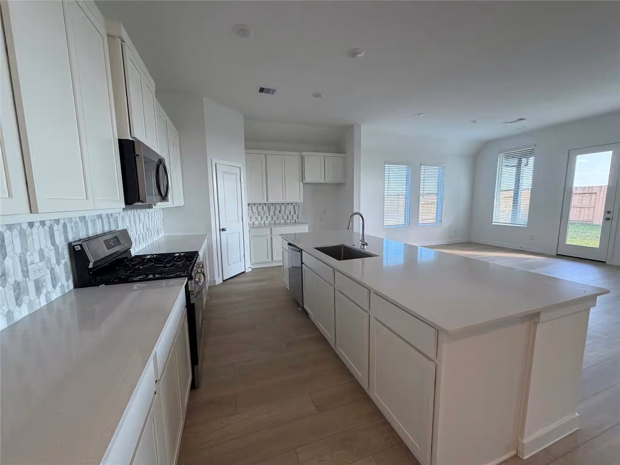 Photo 5 of 8006 Serene Meadow Lane, Richmond, TX
