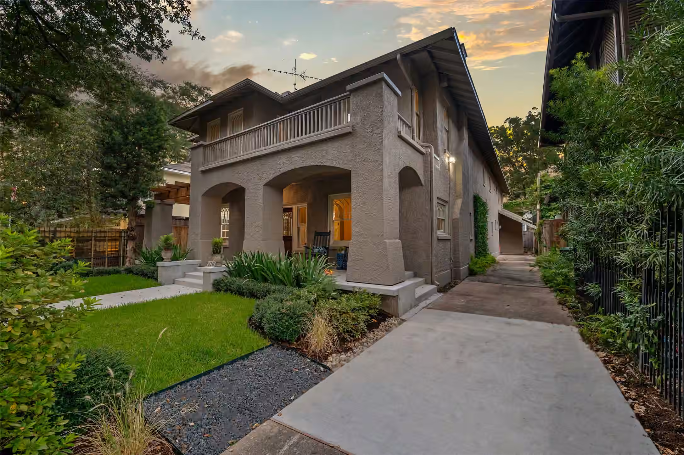 Photo 3 of 816 Kipling Street, Houston, TX