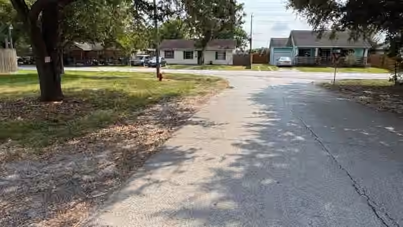 Photo 2 of 11213 Oswego Street, Houston, TX