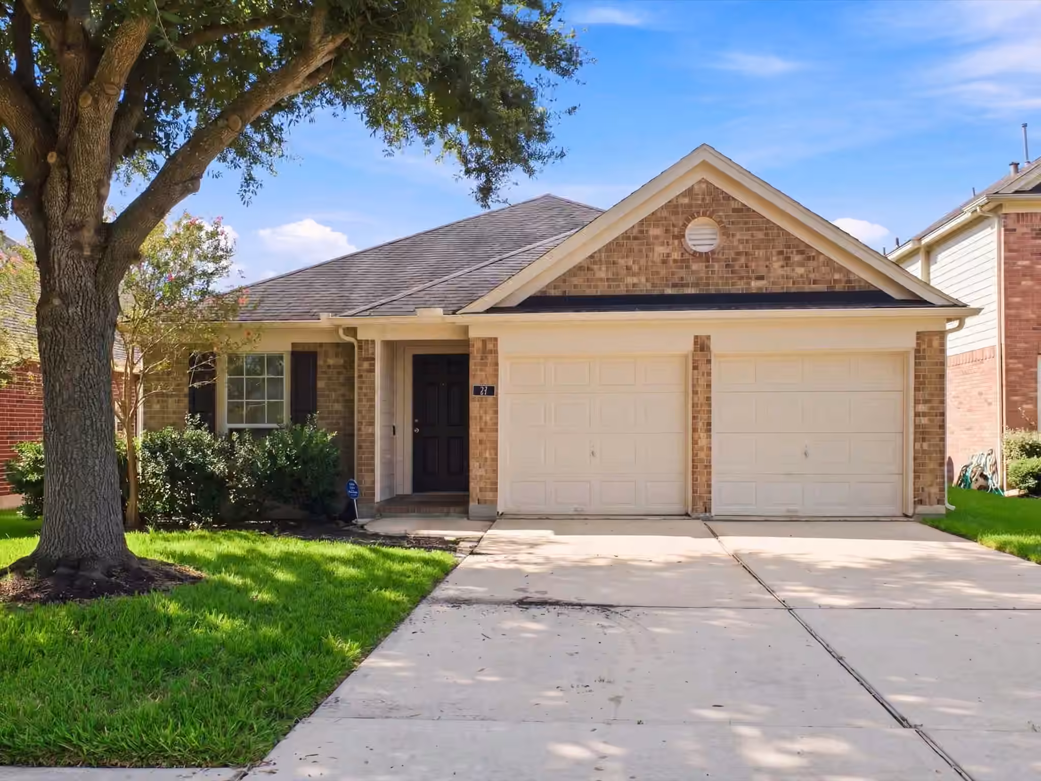 Photo 2 of 27 Palm Desert Drive, Manvel, TX