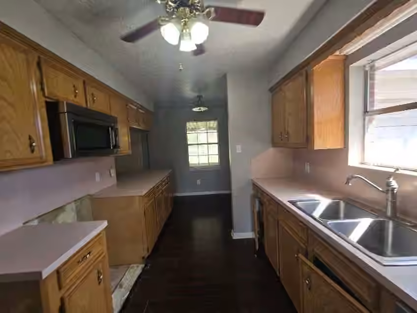 Photo 5 of 509 Bobcat Lane, Daisetta, TX