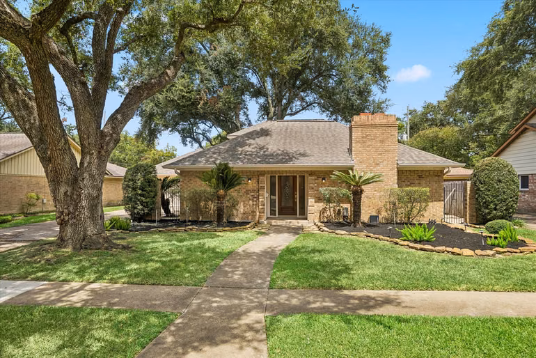 Photo of 114 Camellia Street, Sugar Land, TX 77478