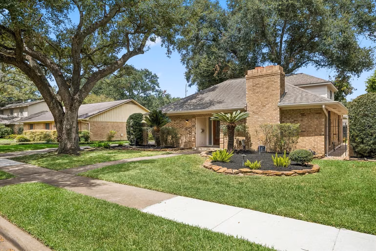 Photo 2 of 114 CAMELLIA STREET, Sugar Land, TX
