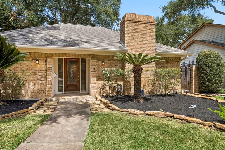 Photo 3 of 114 CAMELLIA STREET, Sugar Land, TX