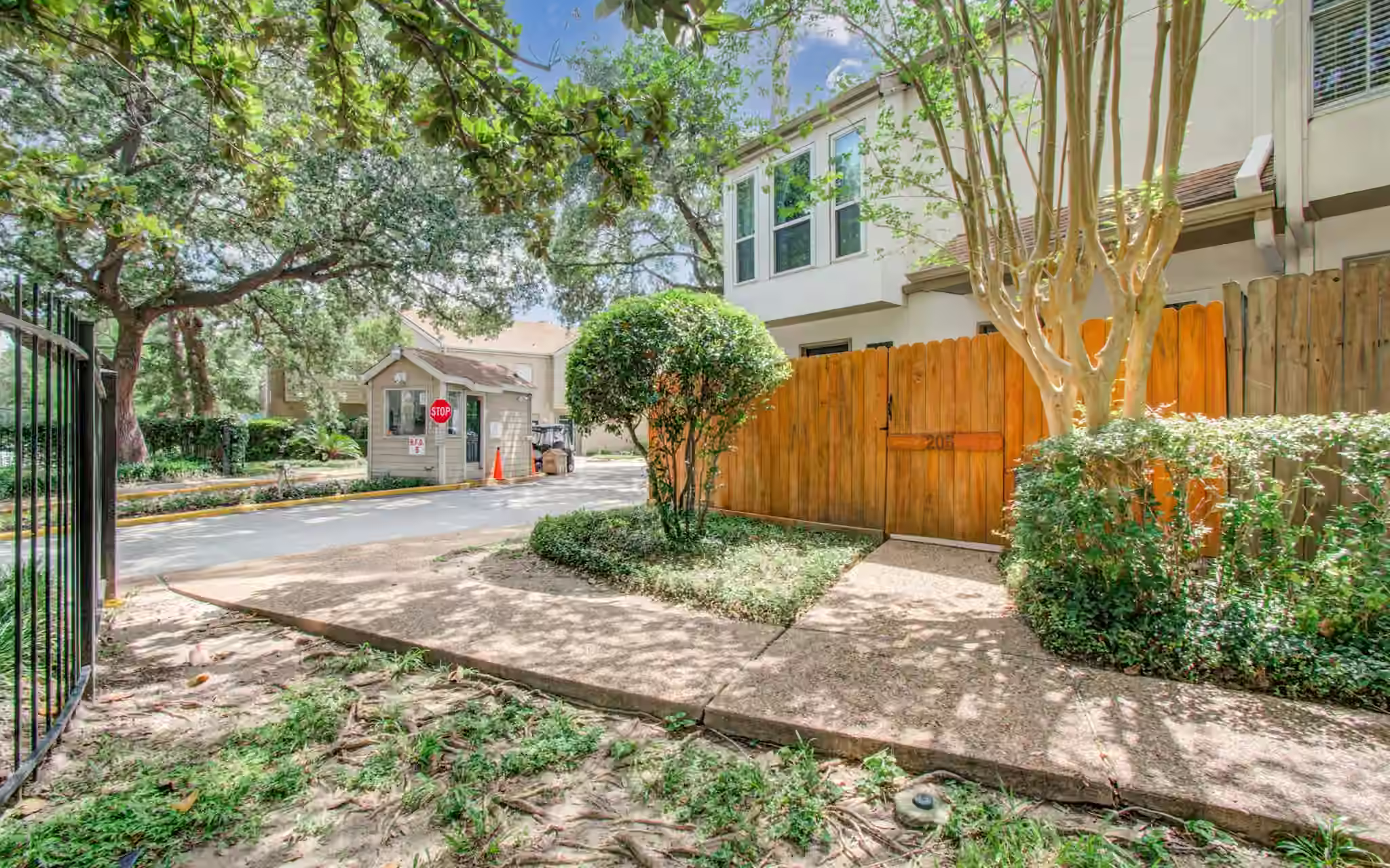 Photo 2 of 2100 Tanglewilde Street 205, Houston, TX