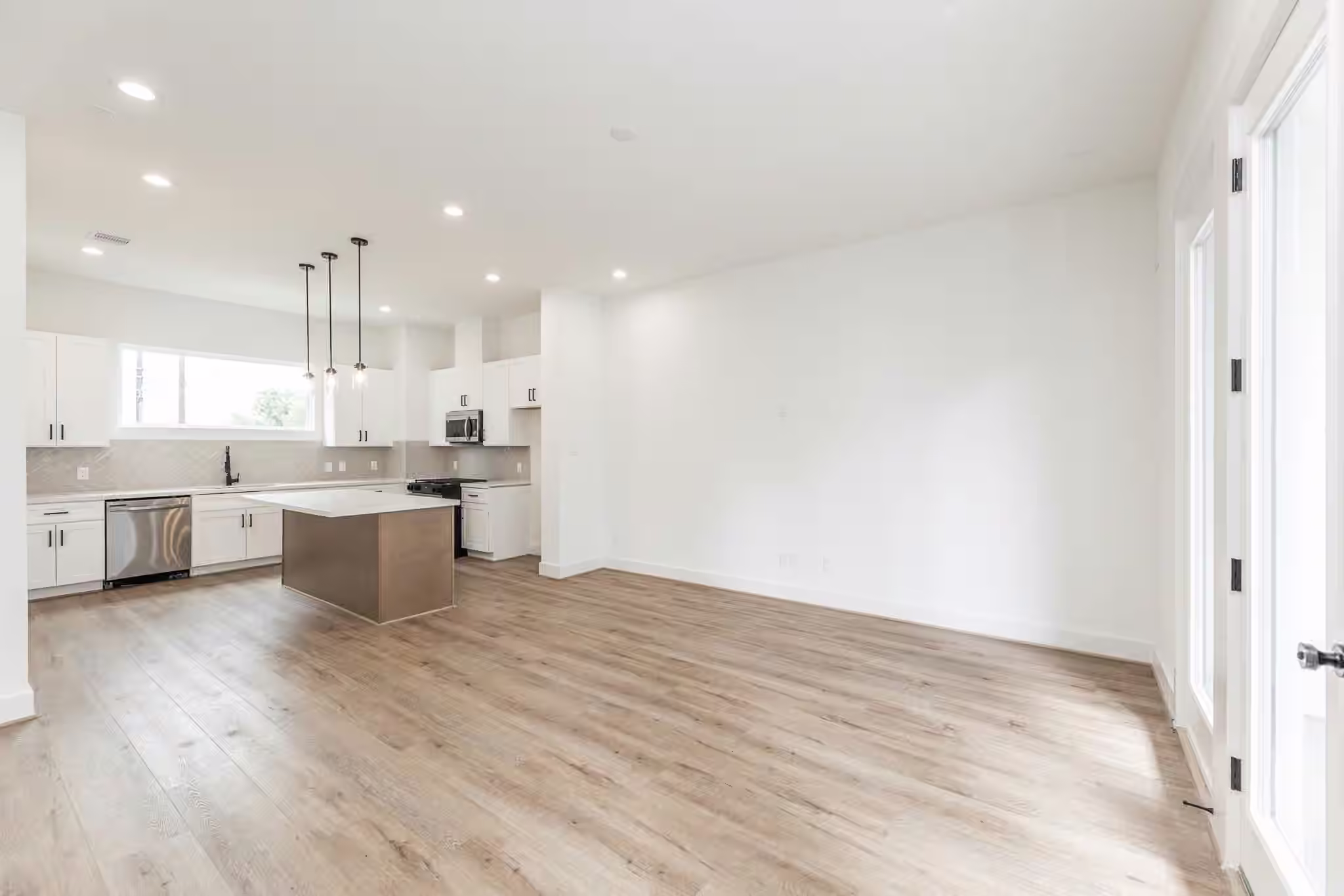 Photo 7 of 905 Quitman Street A, Houston, TX