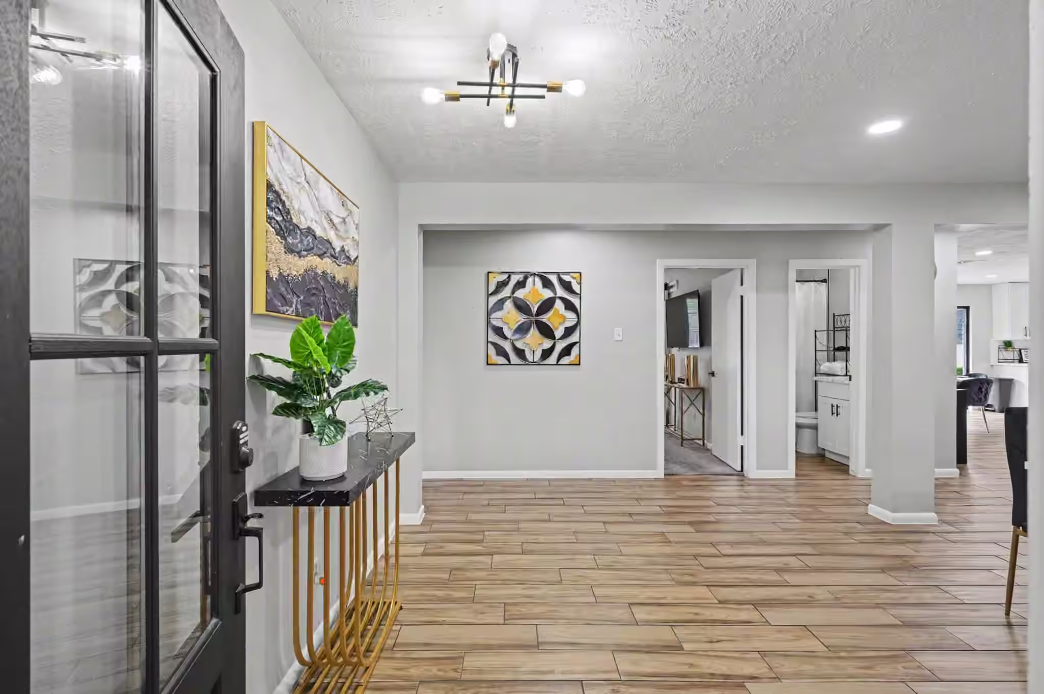 Photo 4 of 9515 Highmeadow Drive, Houston, TX