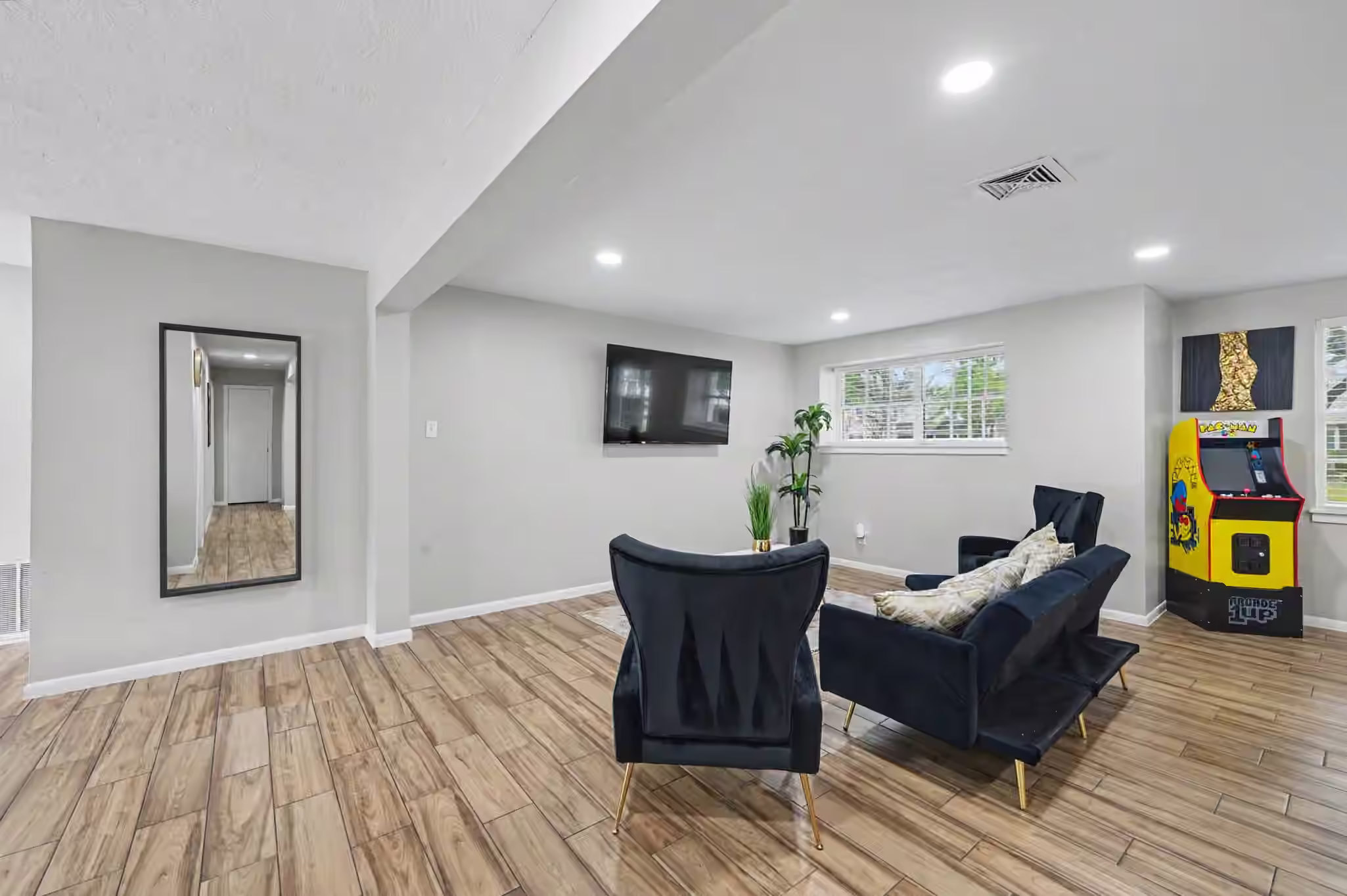 Photo 6 of 9515 Highmeadow Drive, Houston, TX