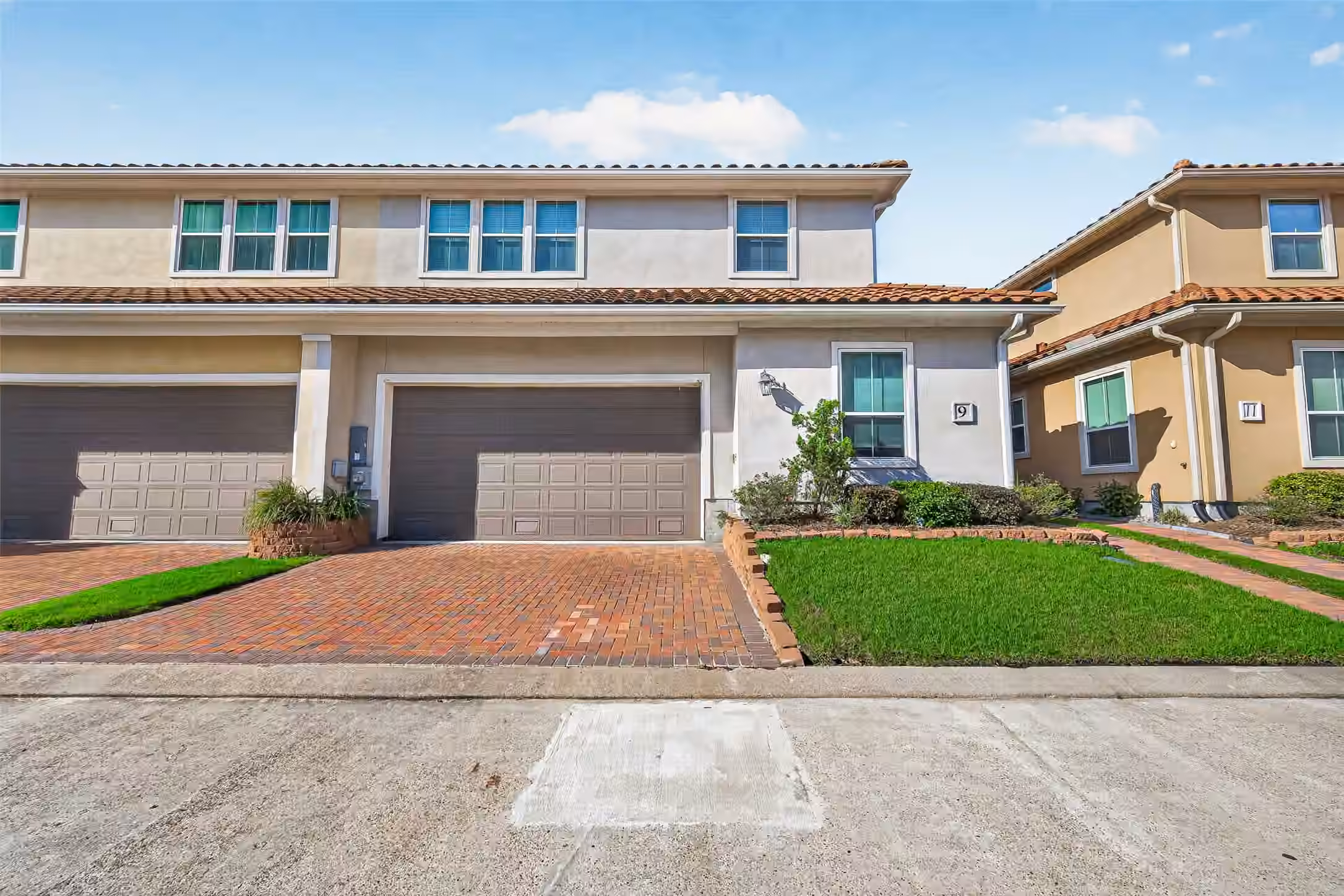 Photo 4 of 9 W Oaks Drive, Houston, TX