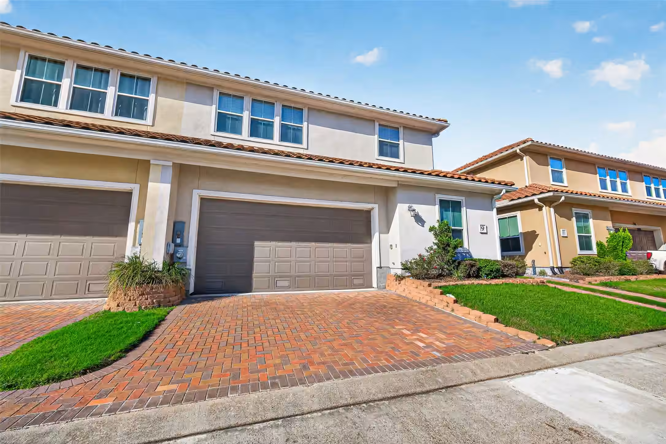 Photo 6 of 9 W Oaks Drive, Houston, TX