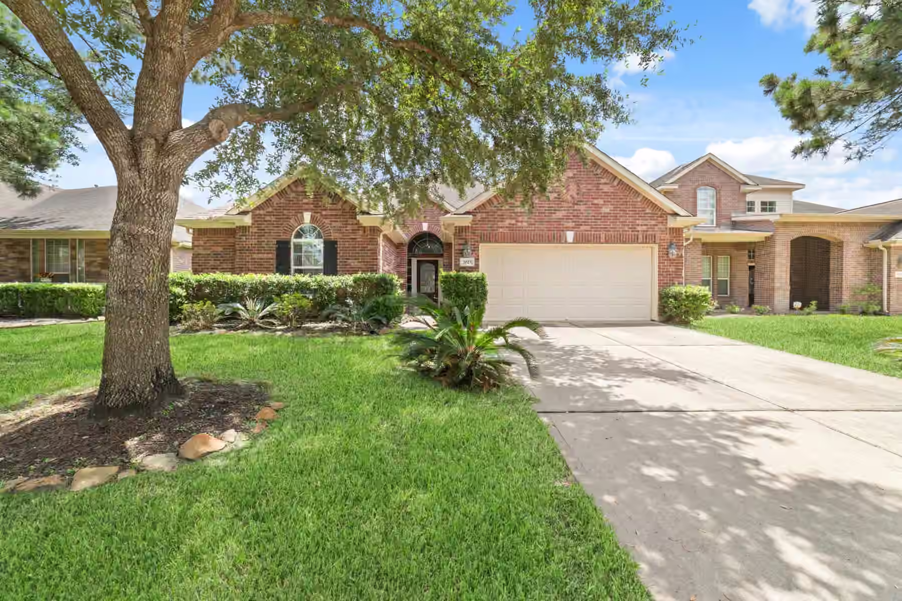 Photo 2 of 7023 Kendall Lake Court, Richmond, TX