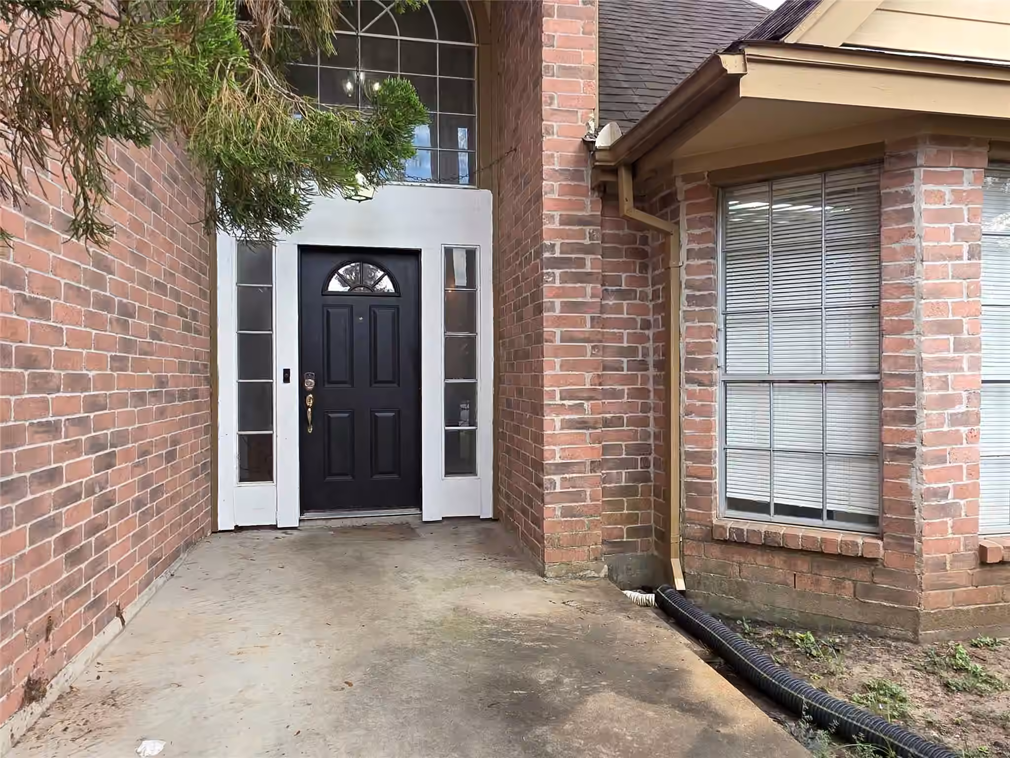 Photo 3 of 15615 Fern Ridge Drive, Houston, TX