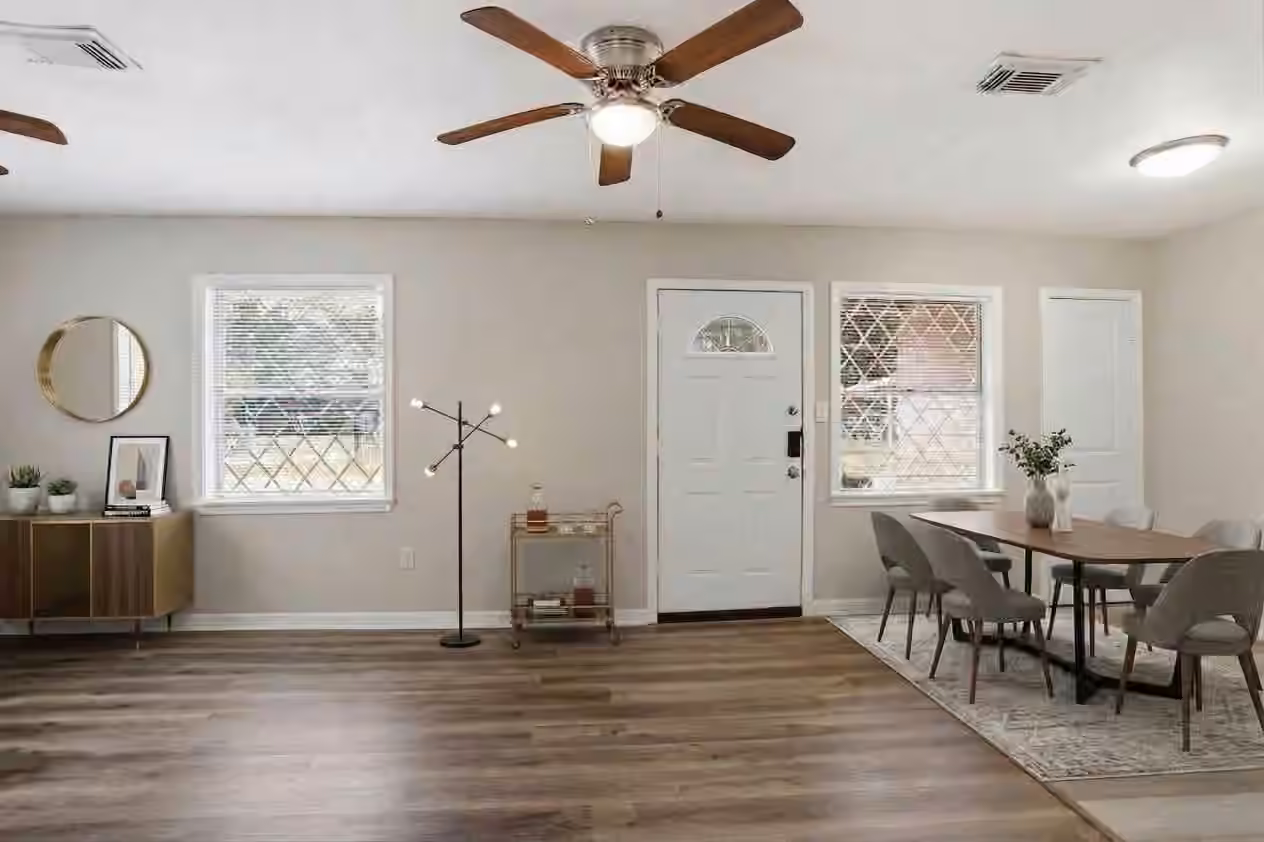Photo 6 of 9242 Forest View Street, Houston, TX