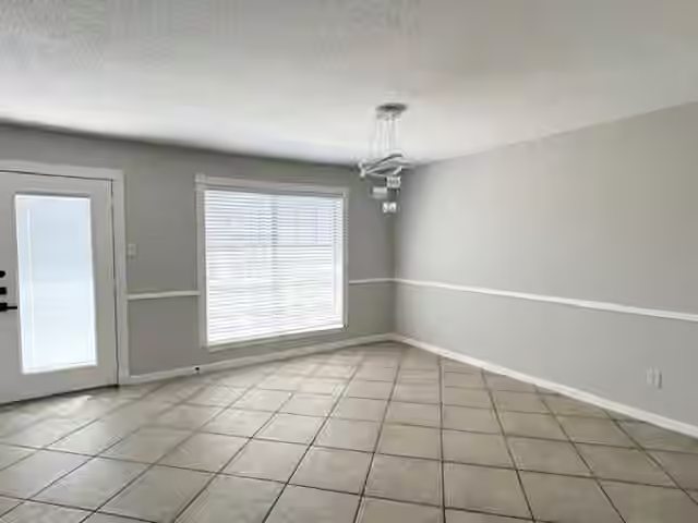 Photo 6 of 1605 W Sam Houston Parkway S, Houston, TX