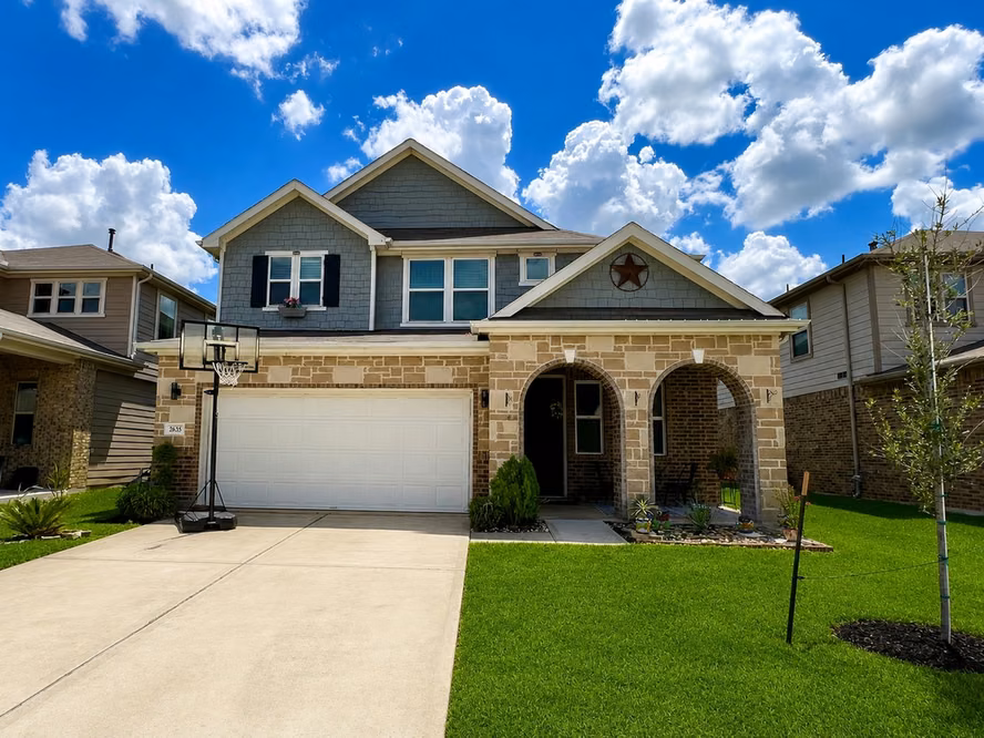 Photo of 2635 Oakwood Bluff Trail, Houston, TX