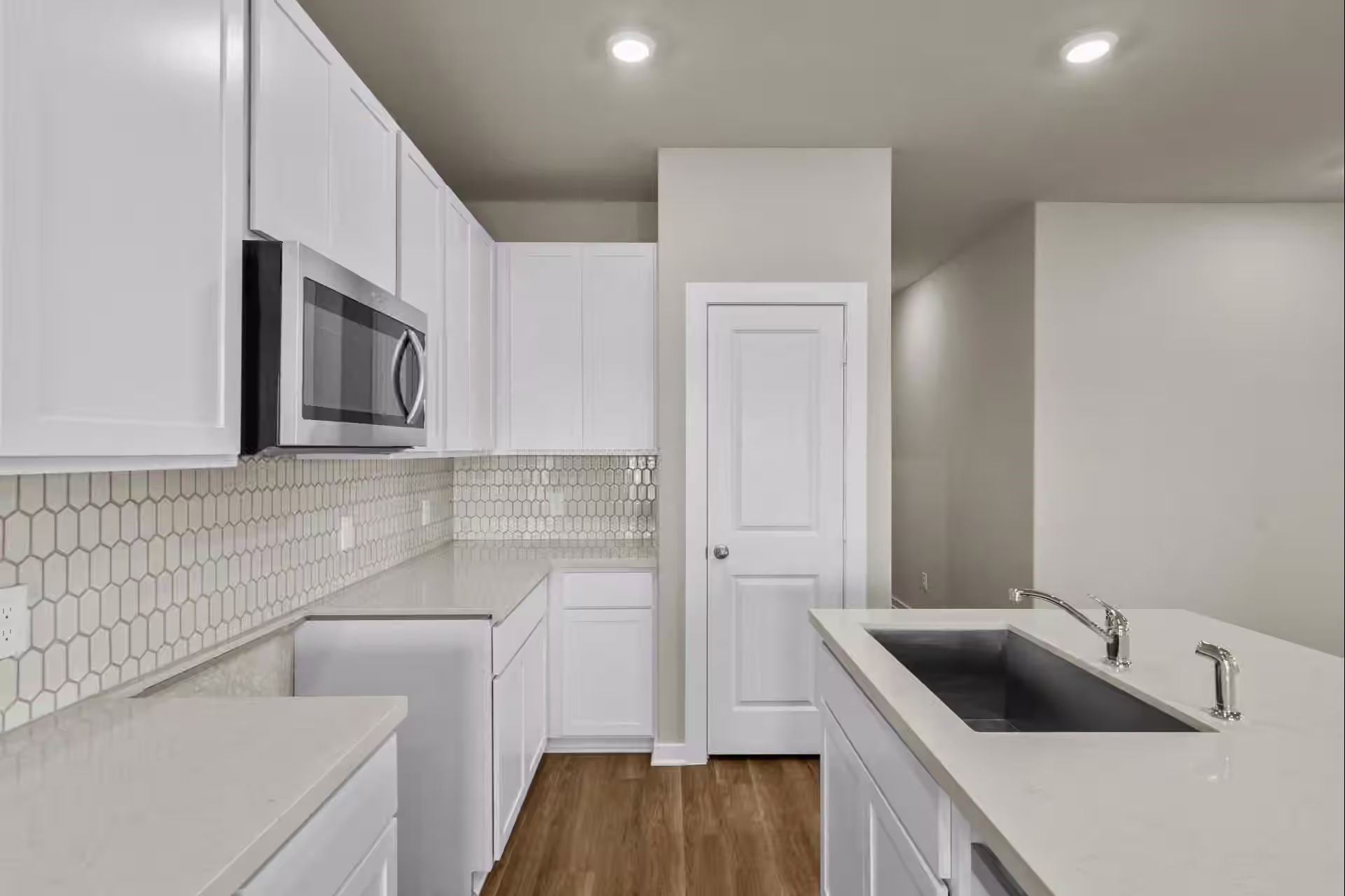 Photo 5 of 2939 Wind Cave Lane, Rosharon, TX