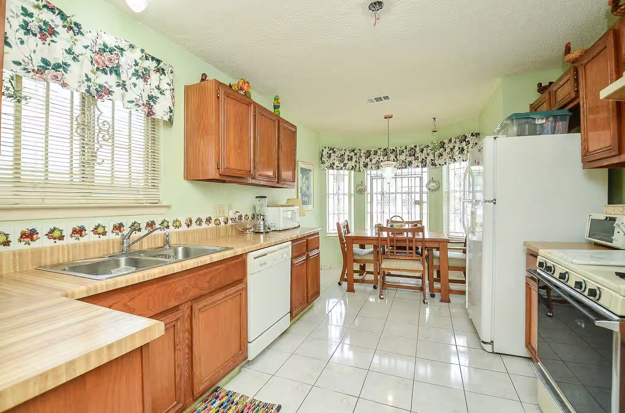 Photo 6 of 12322 Tambourine Drive, Houston, TX