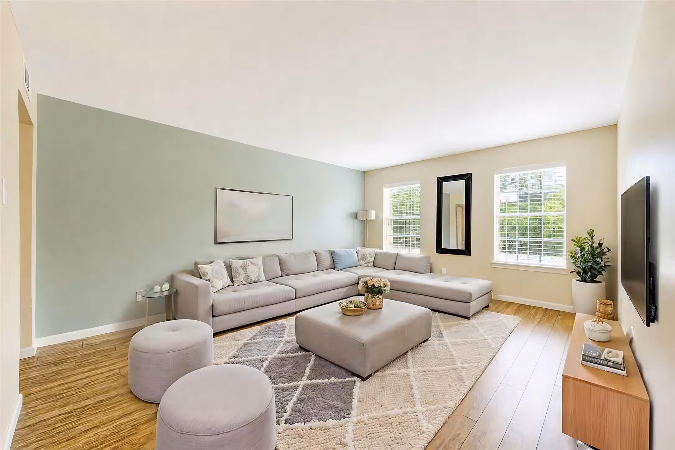 Photo of 361 N Post Oak Lane 241, Houston, TX 77024