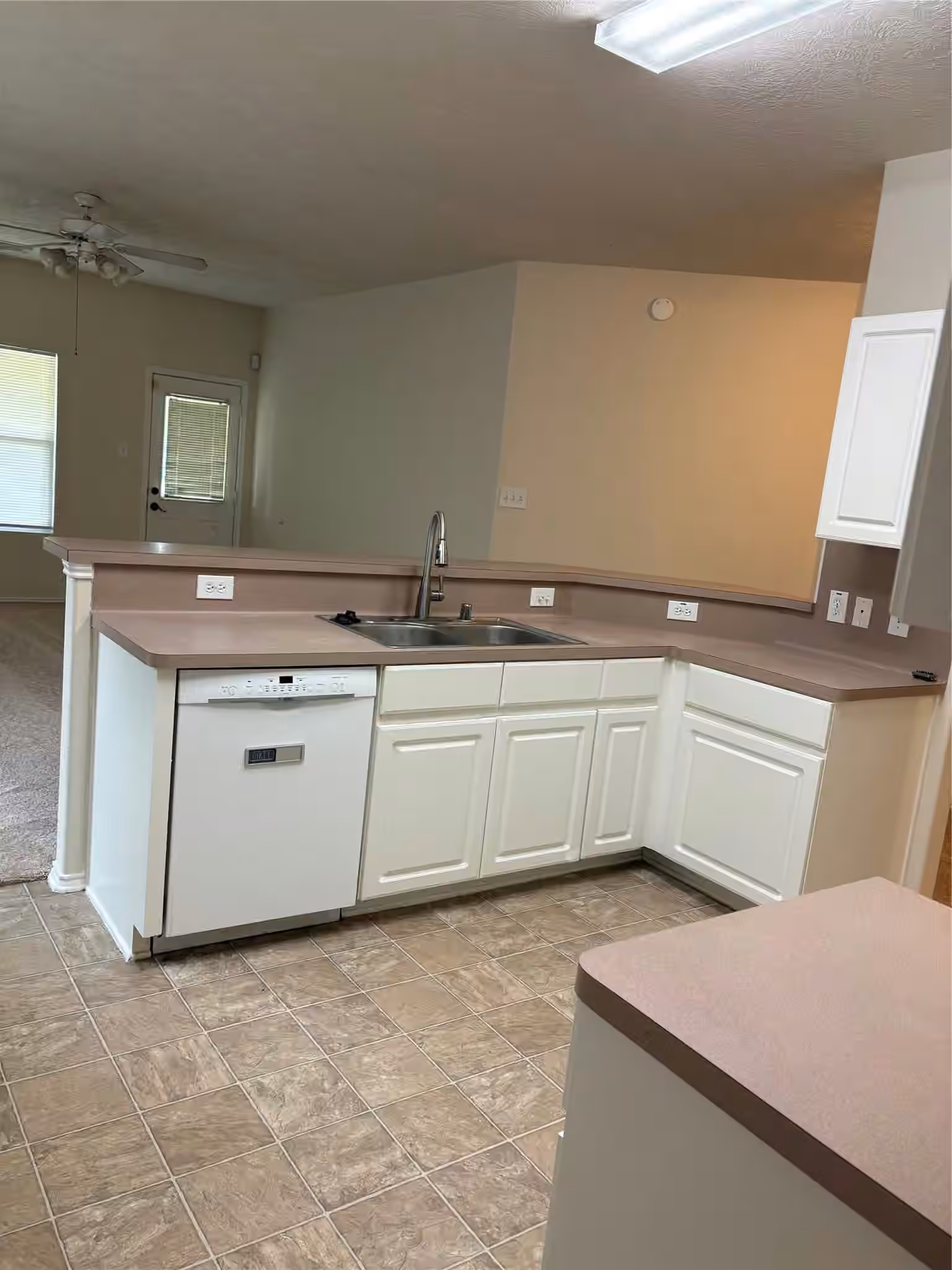Photo 5 of 19814 Twin Rivers Drive, Tomball, TX