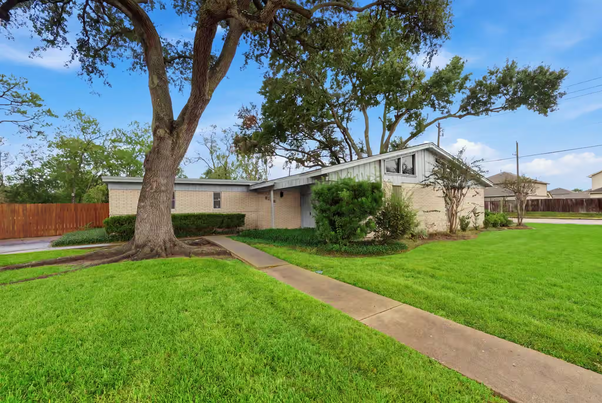 Photo 2 of 3135 Main Avenue, Rosenberg, TX