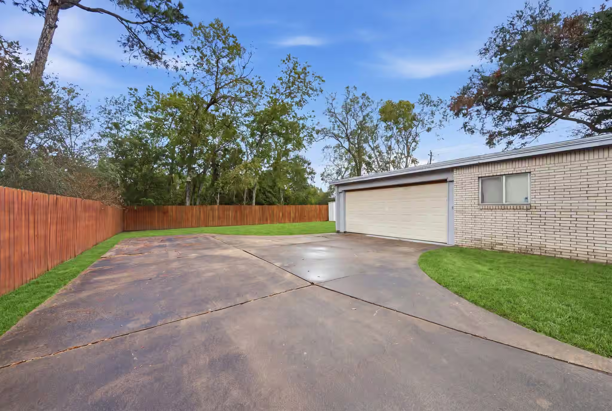 Photo 5 of 3135 Main Avenue, Rosenberg, TX