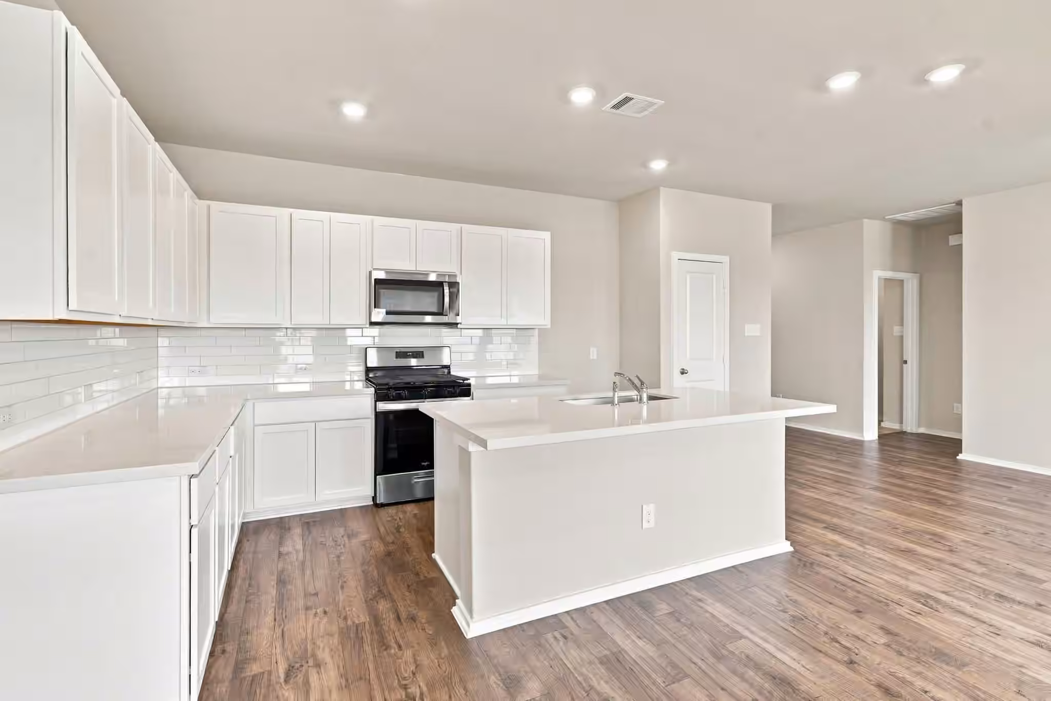 Photo 4 of 6723 Pebble Bluff Court, Cove, TX
