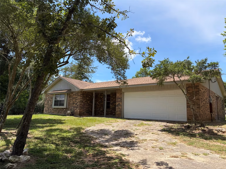 Photo of 117 Dogwood Trail, Bellville, TX 77418