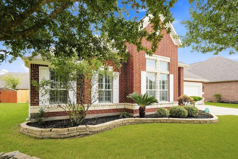 Photo 2 of 12418 Emerald Lane, Mont Belvieu, TX