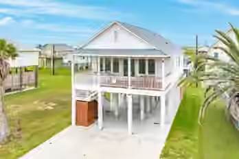 Photo 3 of 13119 Buccaneer Parkway, Freeport, TX