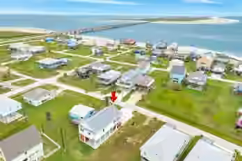 Photo 4 of 13119 Buccaneer Parkway, Freeport, TX