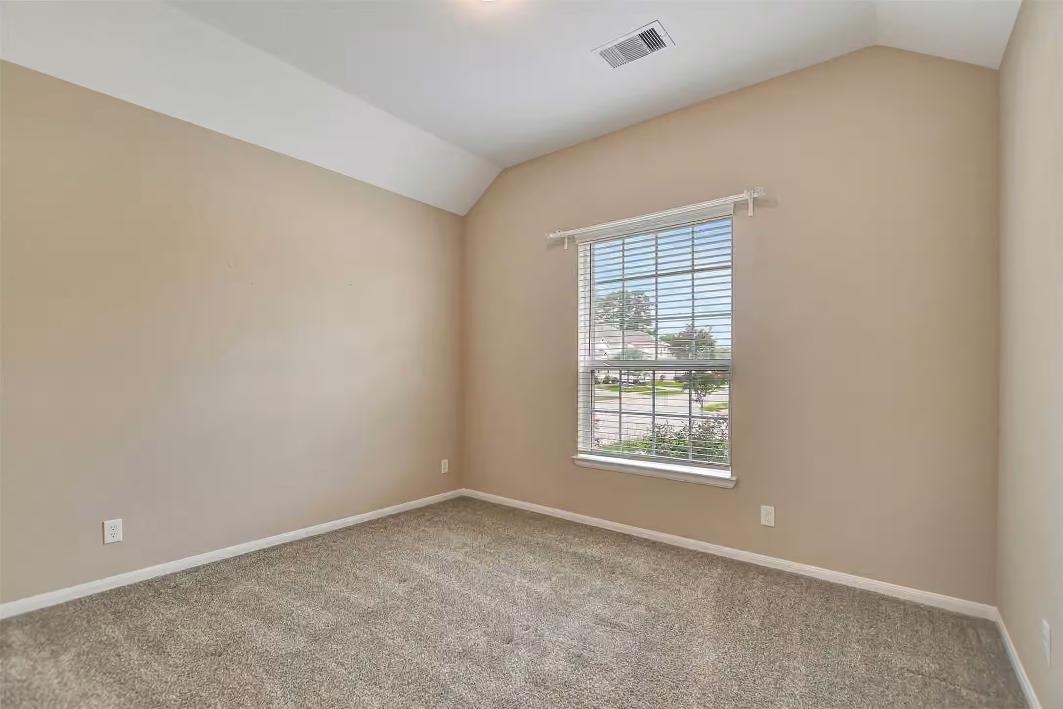 Photo 6 of 11711 Petal Falls Lane, Tomball, TX