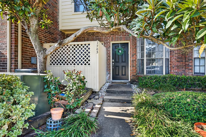 Photo 2 of 2121 El Paseo Street 1703, Houston, TX