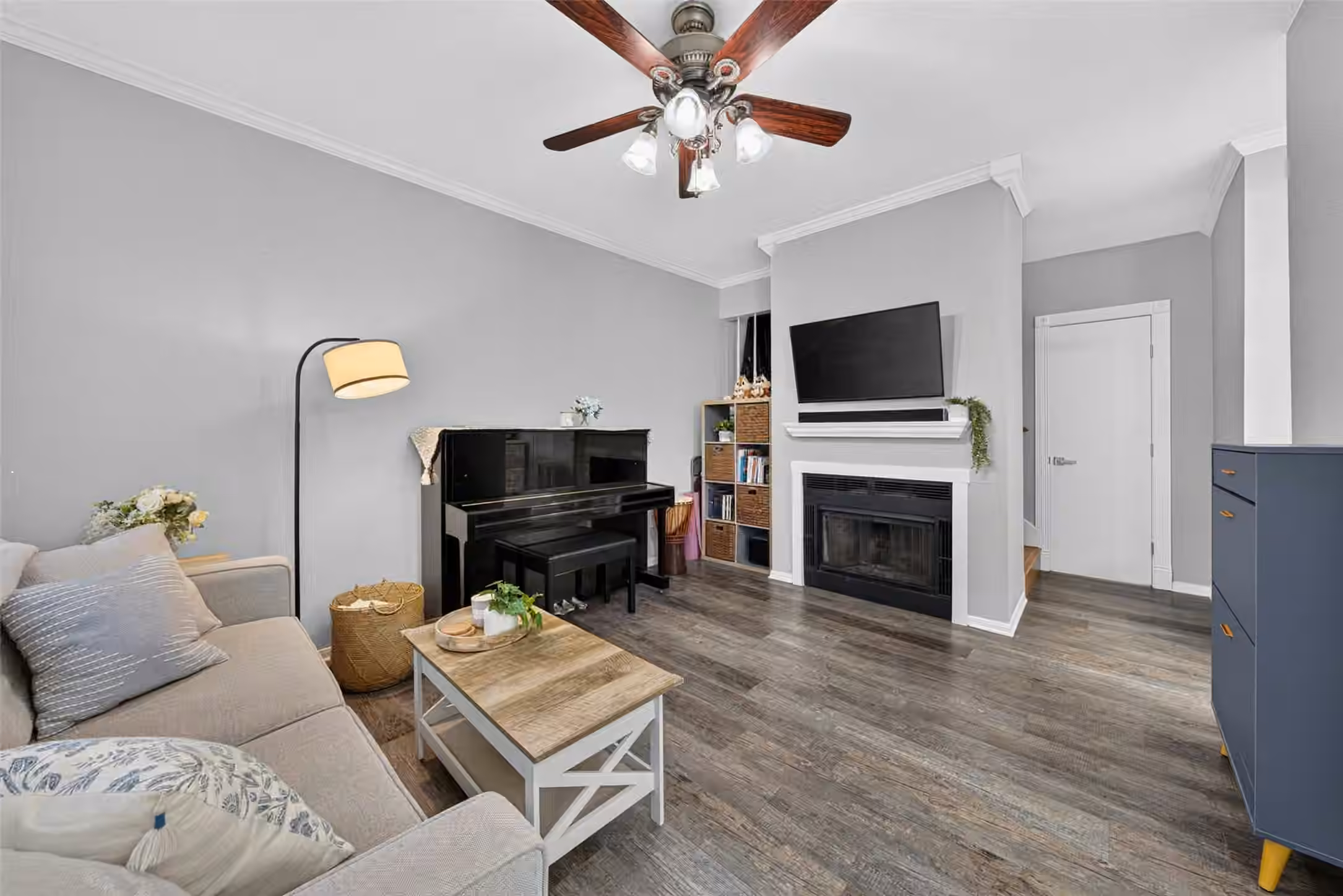 Photo 5 of 2121 El Paseo Street 1703, Houston, TX