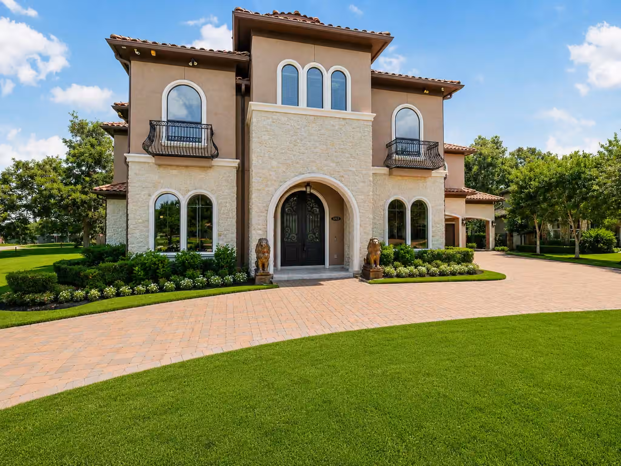 Photo 5 of 5703 Lakeshore Vista Drive, Richmond, TX