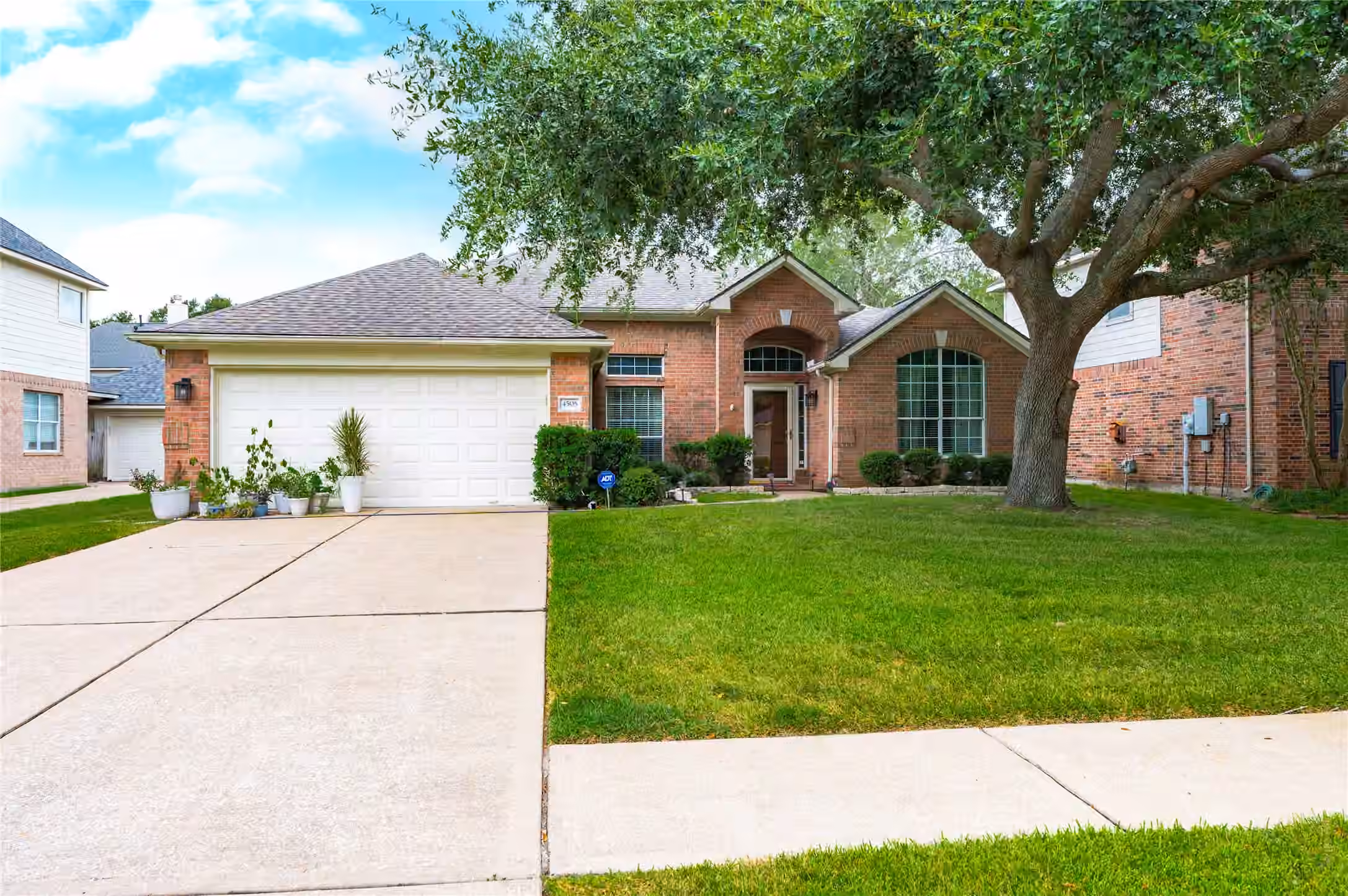 Photo 2 of 4505 Biscayne Bend Lane, League City, TX