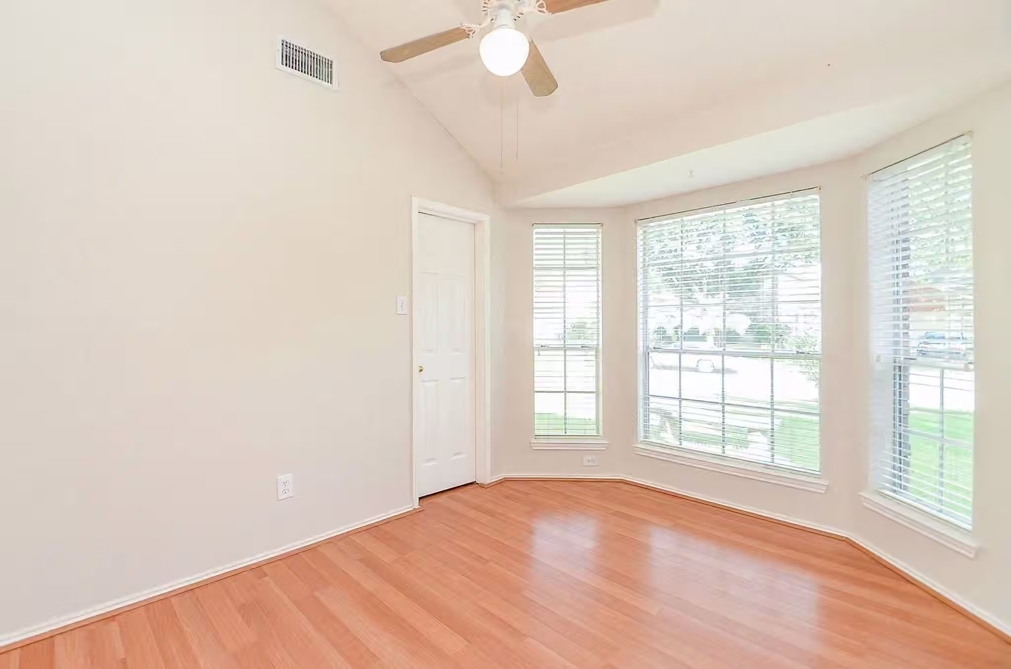 Photo 5 of 19715 Lindenfield Court, Katy, TX