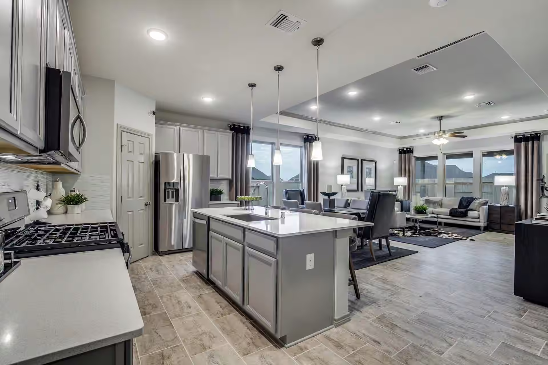 Photo 4 of 18210 Ellerden Forest Drive, Tomball, TX