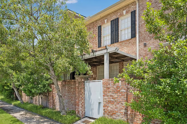 Photo 3 of 6022 Burgoyne Road, Houston, TX