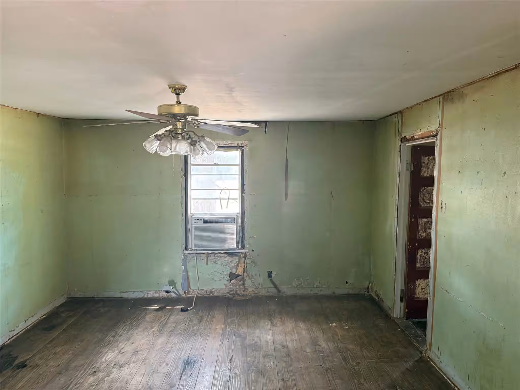 Photo 6 of 2410 Holly Street, Waller, TX