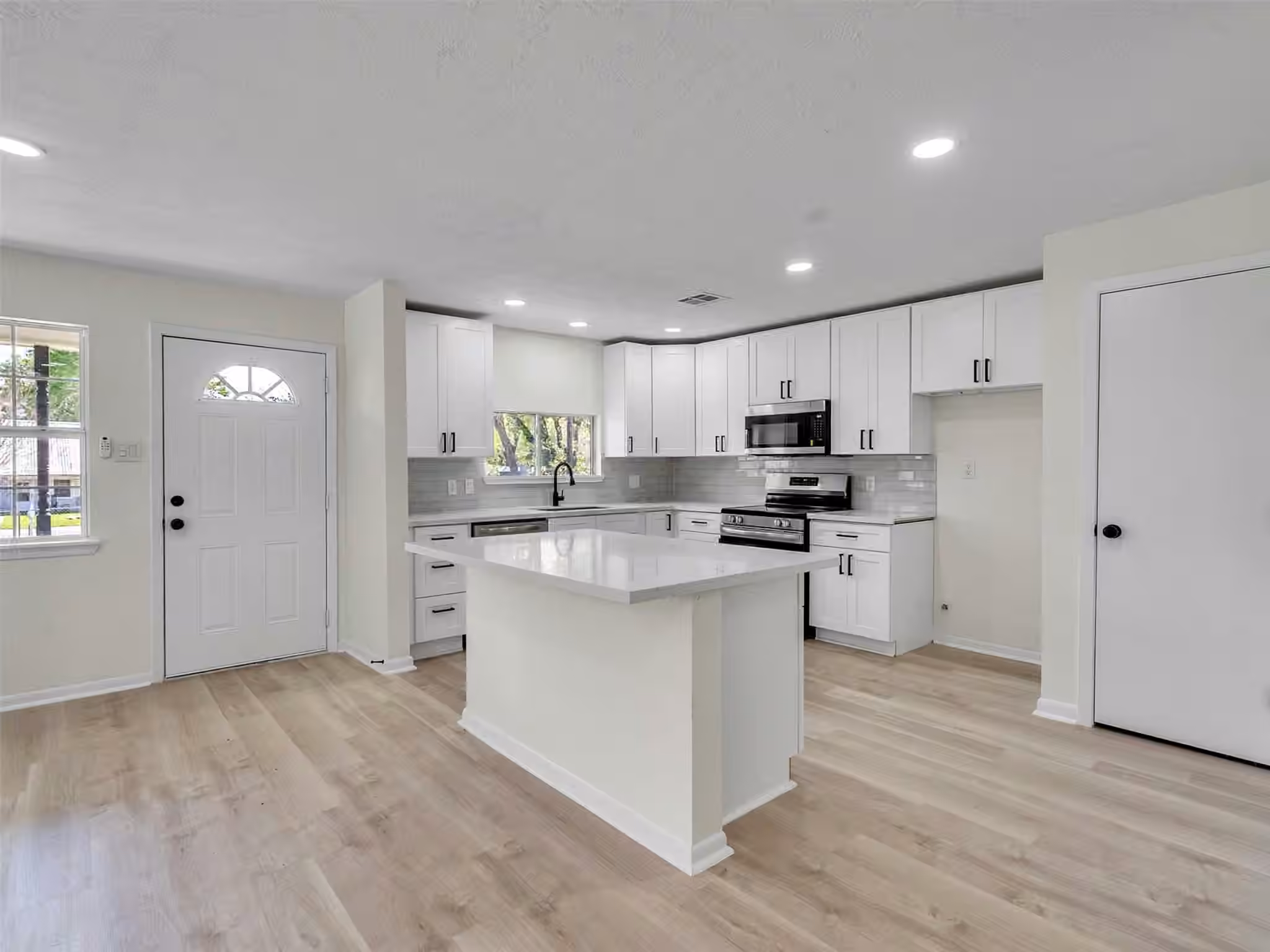 Photo of 215 Sparkling Water Drive, Huffman, TX 77336
