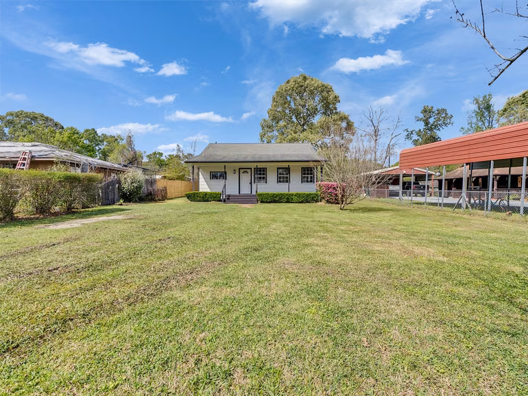 Photo 4 of 215 Sparkling Water Drive, Huffman, TX
