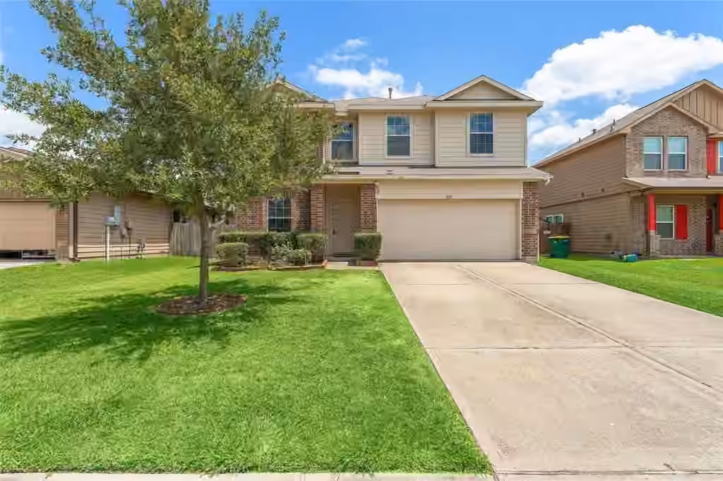Photo of 228 Shoshone Ridge Drive, La Marque, TX 77568