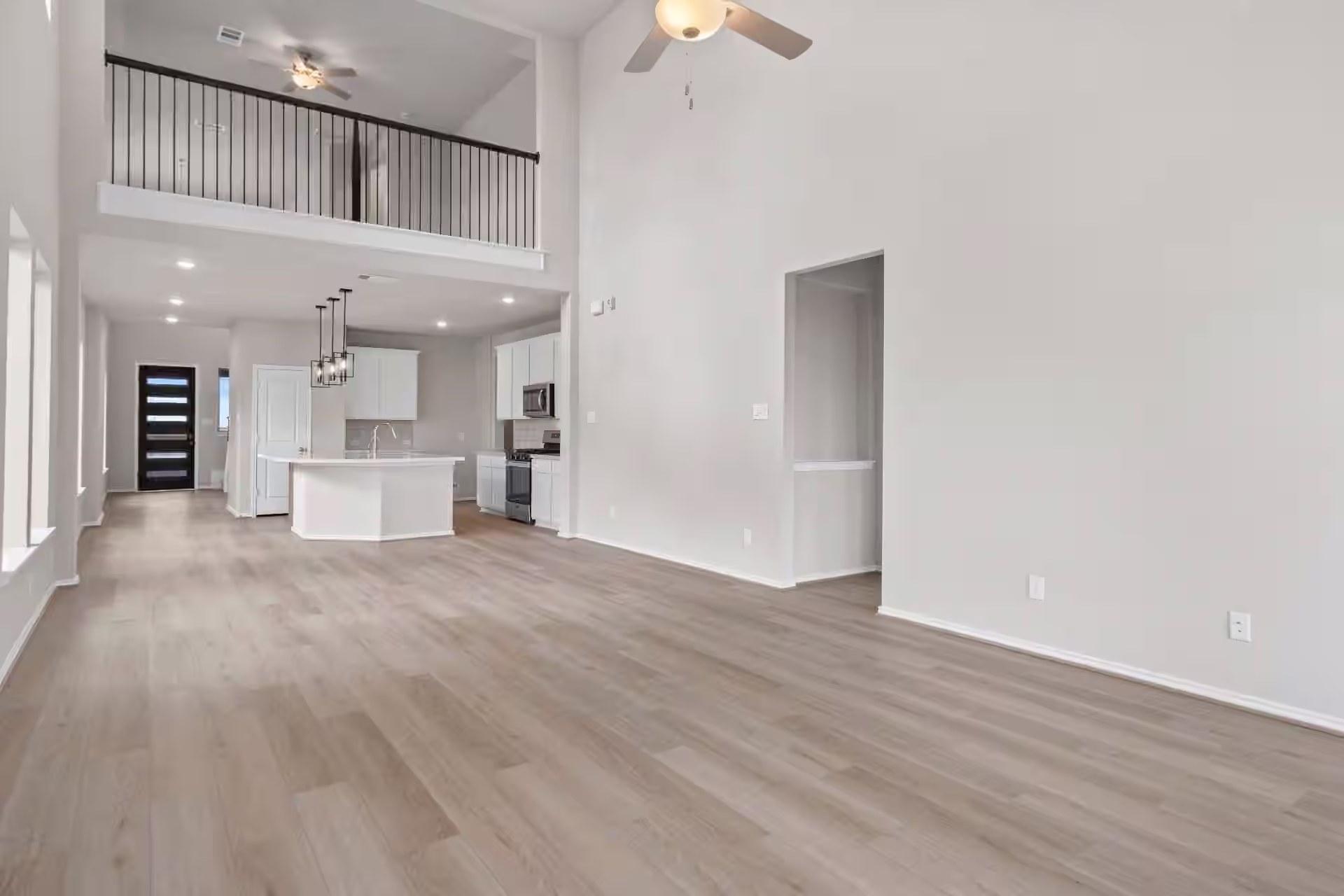 Photo 4 of 9125 Grand Jubilee Drive, Montgomery, TX