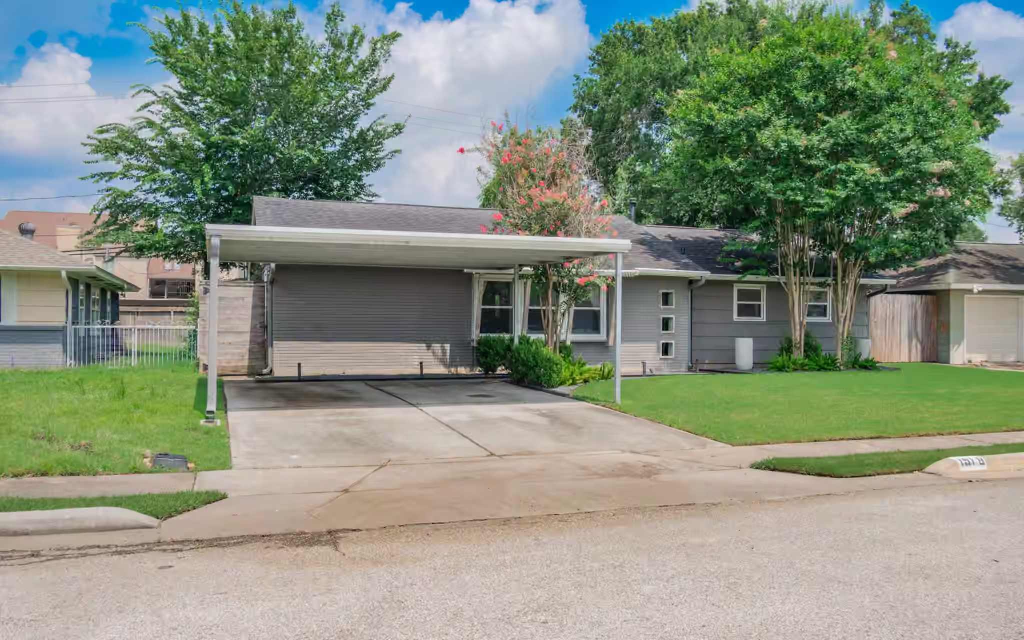 Photo of 1918 Huge Oaks Street, Houston, TX