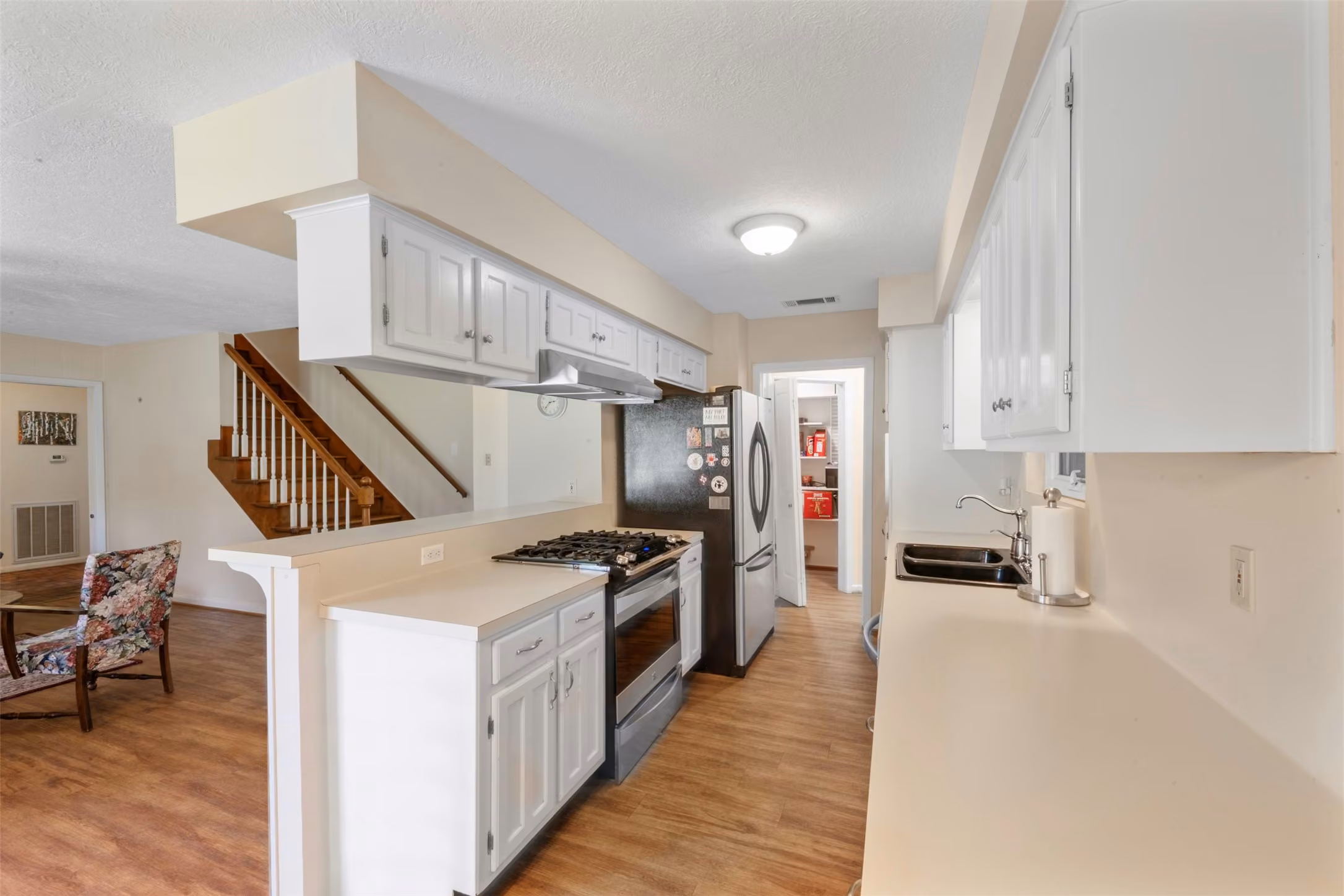 Photo 7 of 1400 Buttercup Lane, Houston, TX